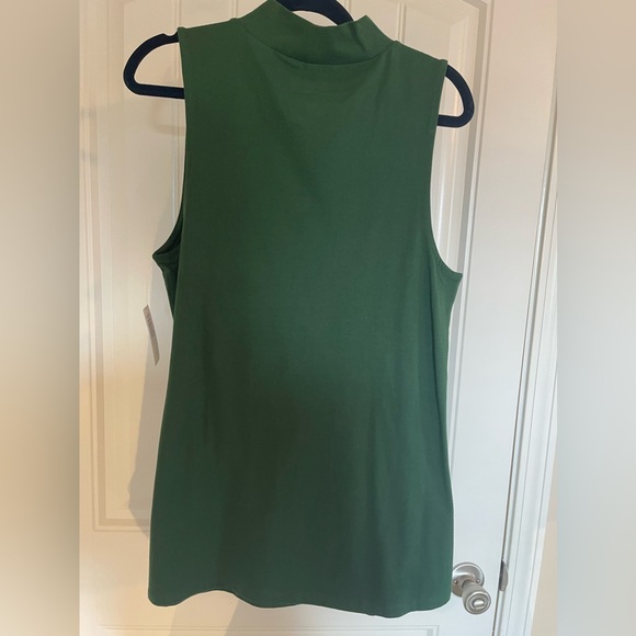 NWT Torrid size 1 green sleeveless top - Picture 2 of 3